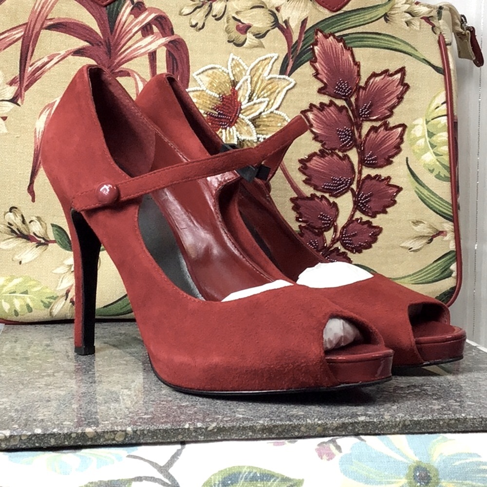🪭 Nine West Luminous Brick Red Suede Ankle Strap Peep Toe Heels Sz.8.5 - Picture 10 of 10